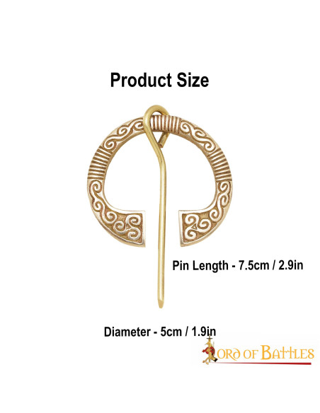 Celtic brass fibula (7.5x5 cm.) Celtic brass fibula (7.5x5 cm.)