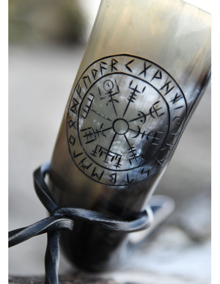 Celtic horn Vegvísir with support...