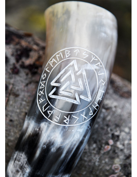 Celtic Valknut horn with support...