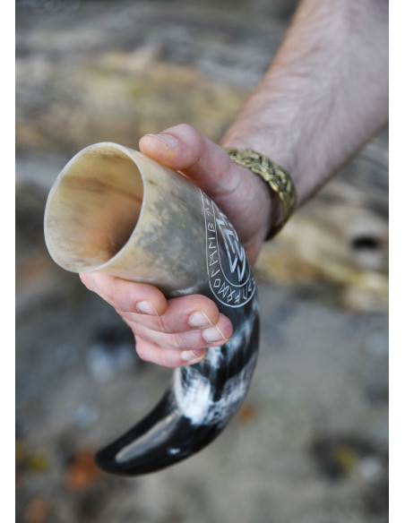 Celtic Valknut horn with support...