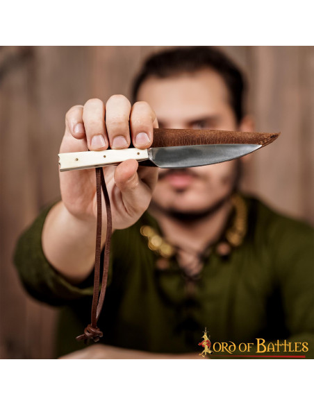 Medieval knife with bone handle (19 cm.)