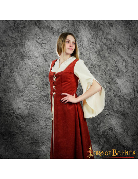 Medieval brial woman Izani