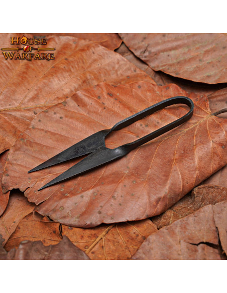 Hand-forged medieval scissors (14 cm.)