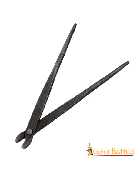 Riveter for chain mail with 9 mm rings. Riveter for chain mail with 9 mm rings.