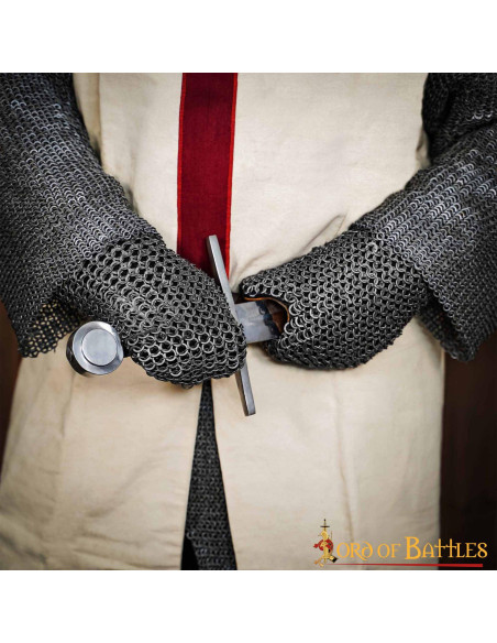 Padded chainmail gauntlets with round...