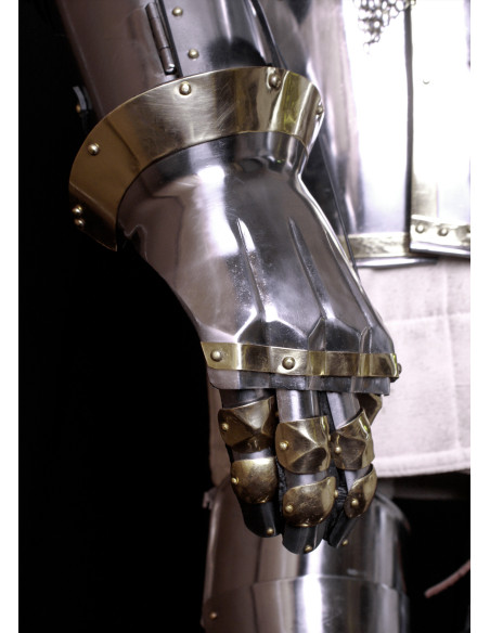 Decorative Churburg armor, unsupported