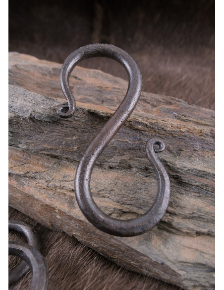 Set of 5 medieval S-shaped hooks