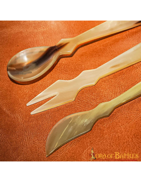 Set of 3 medieval horn cutlery (15-16...
