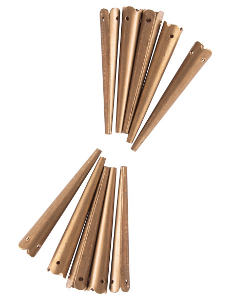 Set of 10 bright brass zigzag aiglets...