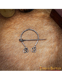 Fibula for capes in polished forged steel (11x6.7 cm.)