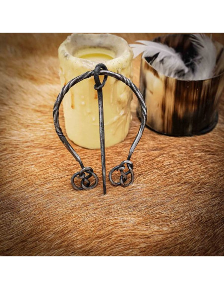 Fibula for capes in polished forged...