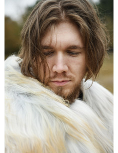 Nordic sheepskin for the shoulders, white marbled 2