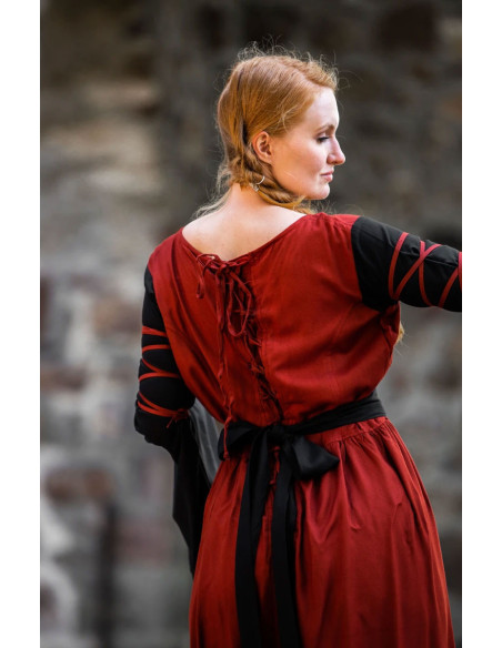 Dorell model red-black medieval dress