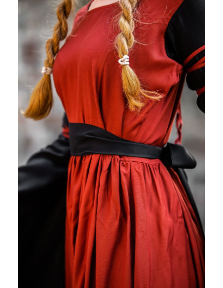 Dorell model red-black medieval dress