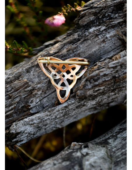 Celtic Triquette Fibula in bronze... Celtic Triquette Fibula in bronze...
