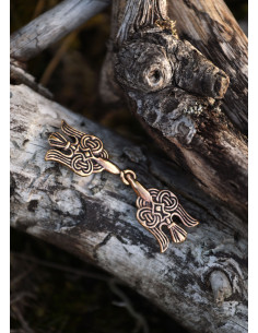 Viking Hugin and Munin cape brooch, in bronze 2