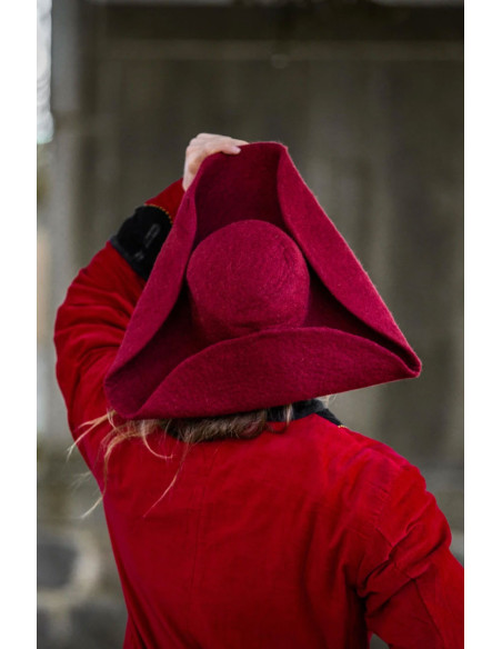 Hugo pirate tricorn hat in wool, red Hugo pirate tricorn hat in wool, red