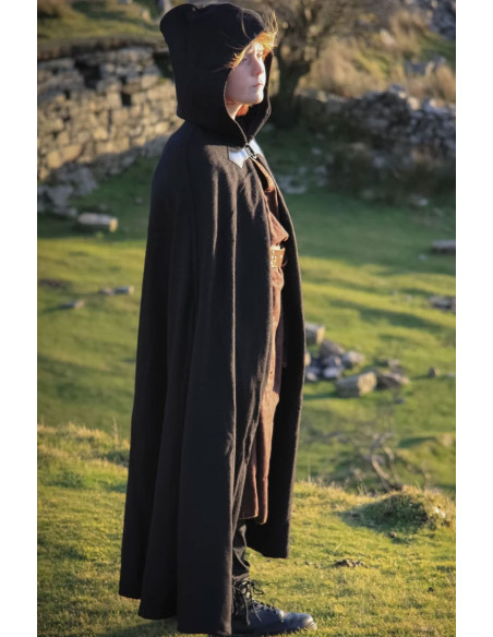 Children's long cape with metal buckle