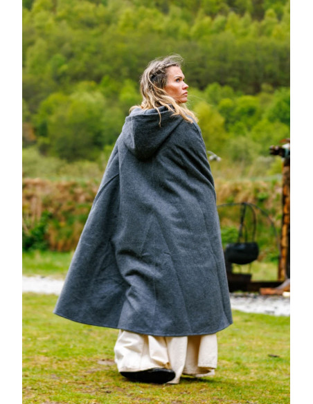 Short medieval cape for lady model... Short medieval cape for lady model...