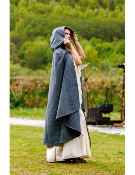 Short medieval cape for lady model... Short medieval cape for lady model...