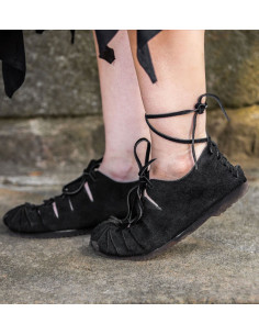 Low roman sandals in black suede
