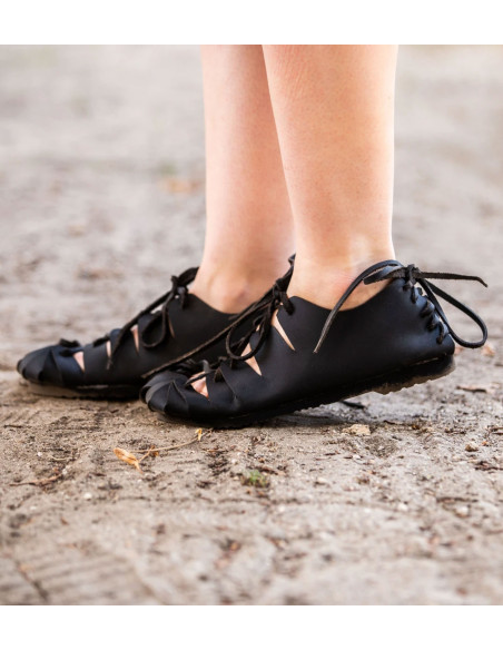 Low Roman sandals in nubuck leather