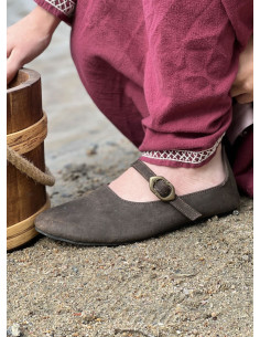Brown medieval shoes for ladies, Rieke
