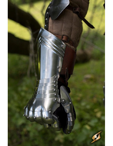 Articulated gauntlets