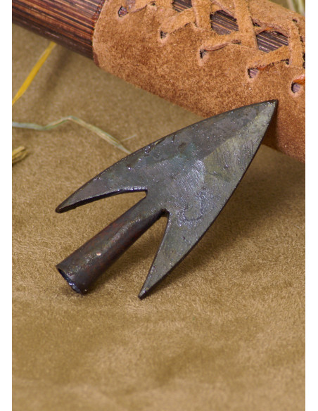 Arrowhead forged by hand type A (7 cm.)