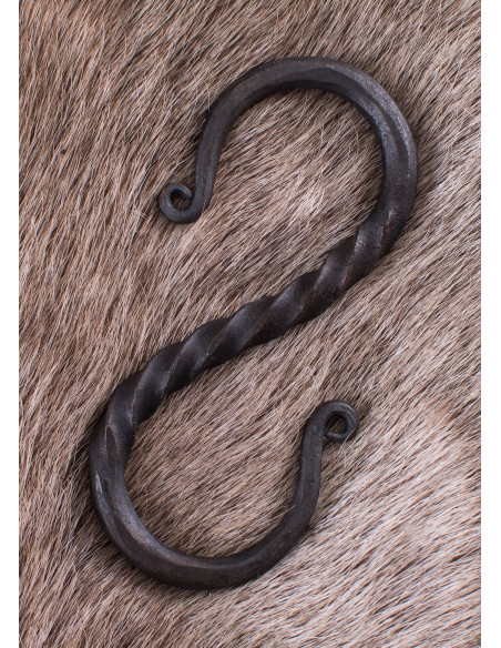 S-shaped hand forged hook (10 cm.)