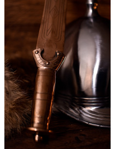 Celtic short sword in bronze (71.5 cm.) 2