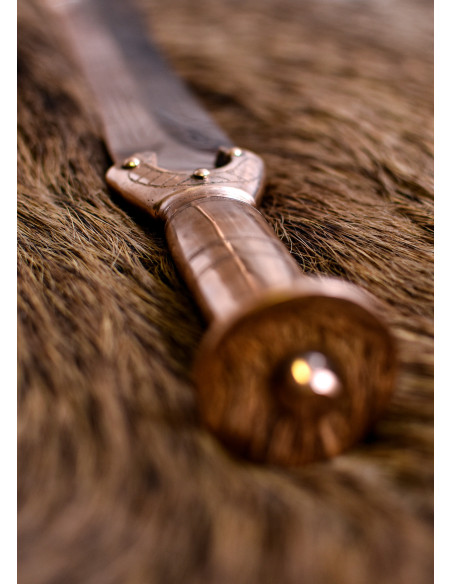 Celtic short sword in bronze (71.5 cm.)