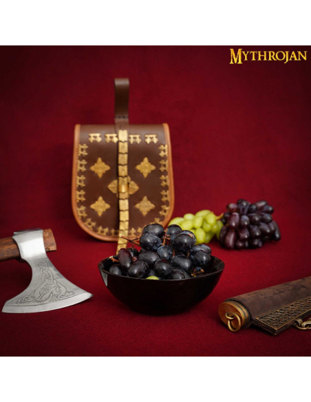 Medieval bowl in Ox horn (4.5x12.7 cm.)