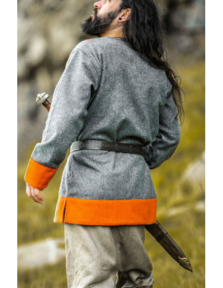 Roland model wool Viking tunic, gray
