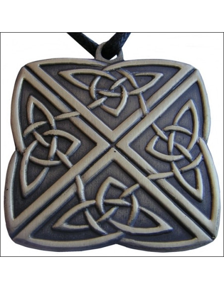 Celtic knot pendant 4 directions