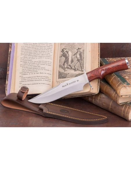 Hunter hunting and sports knife