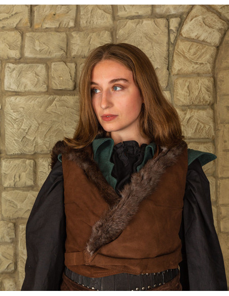 Medieval woman's top with hood model... Medieval woman's top with hood model...