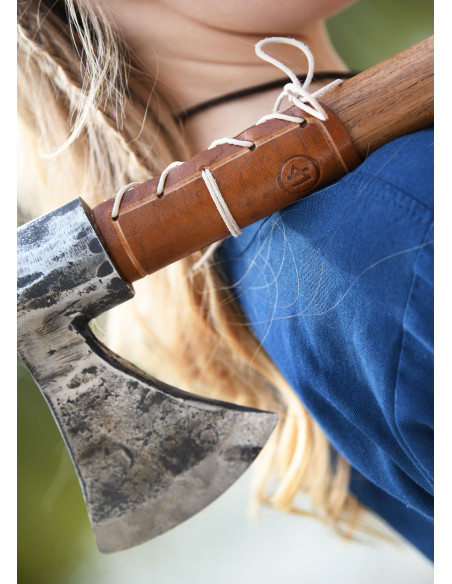 Protective leather guard for axes,... Protective leather guard for axes,...