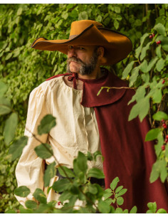 Tilly model musketeer cape, burgundy 2