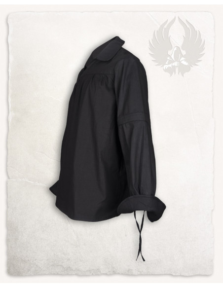 Medieval black cotton shirt Tilly model