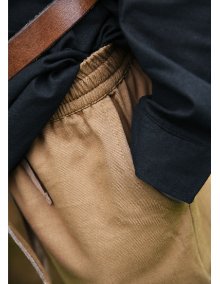 Jonte model lace-up capri pants for... Jonte model lace-up capri pants for...