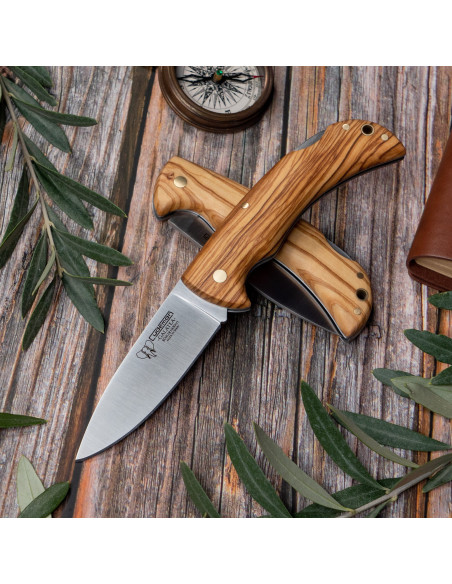 Galatea hunting knife, satin natural...
