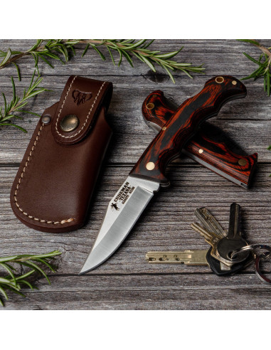 Texana hunting knife, satin red stamina handle