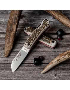 La Marinera hunting knife, polished stag handle