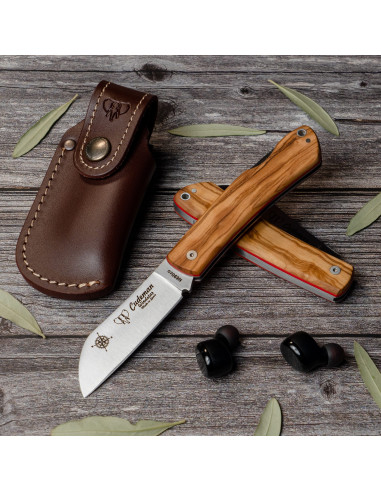 Windstar hunting knife, satin natural olive handle (with sheath)