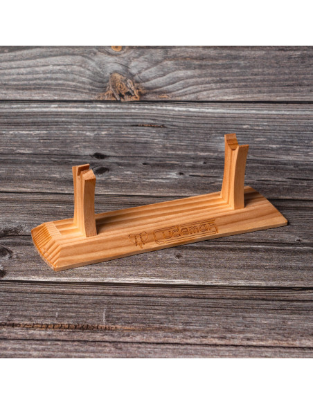 Wooden base for 1 knife or razor