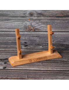 Wooden base for 2 knives