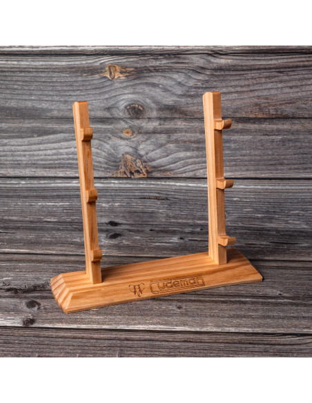 Wooden base for 3 knives