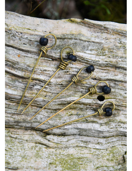 Set 5 medieval pins decorated with...