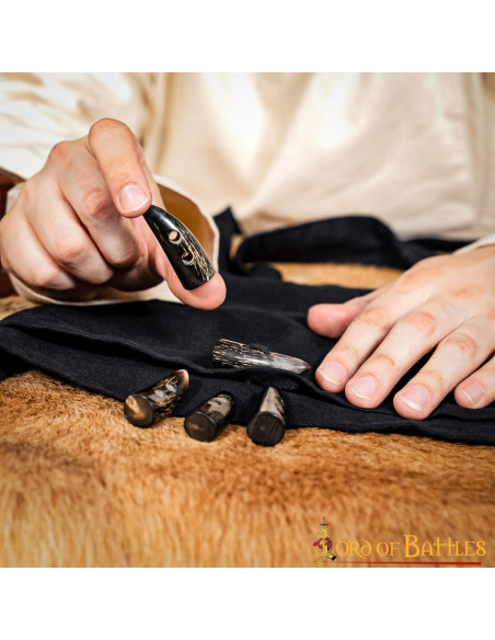 Set 5 medieval horn closures